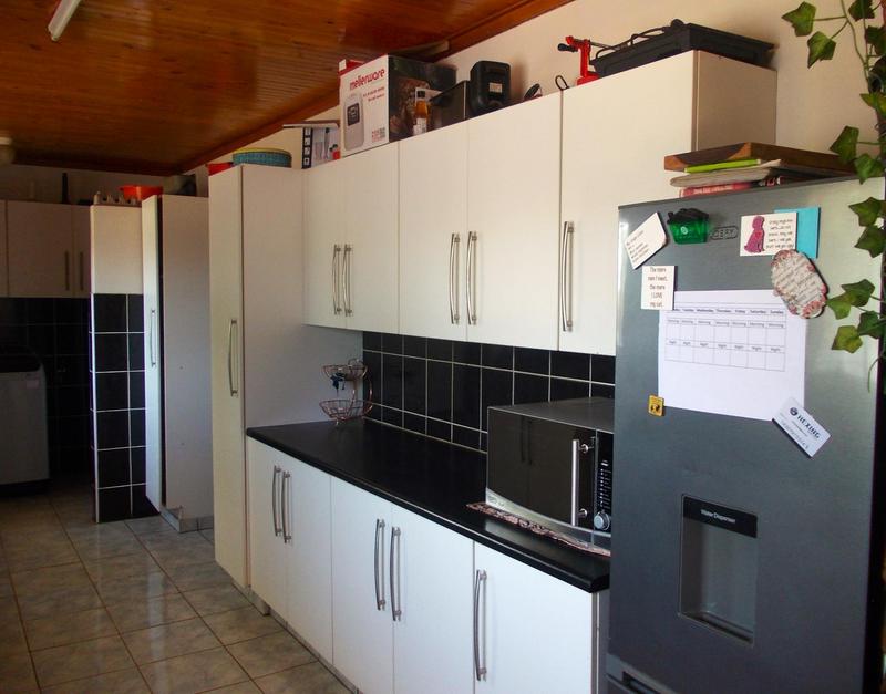 4 Bedroom Property for Sale in Langenhovenpark Free State